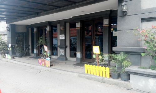 Tampak depan