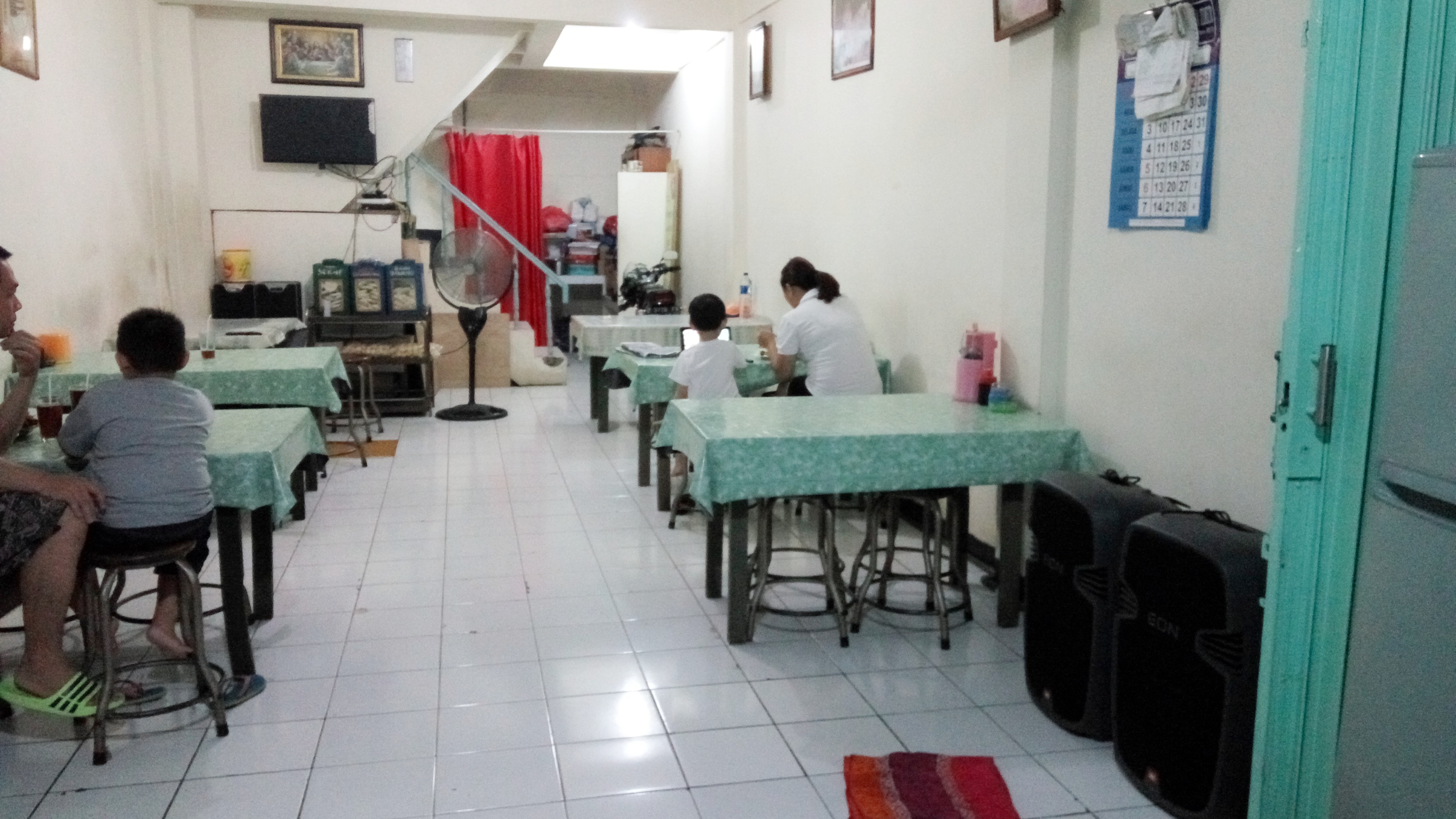 meja makan