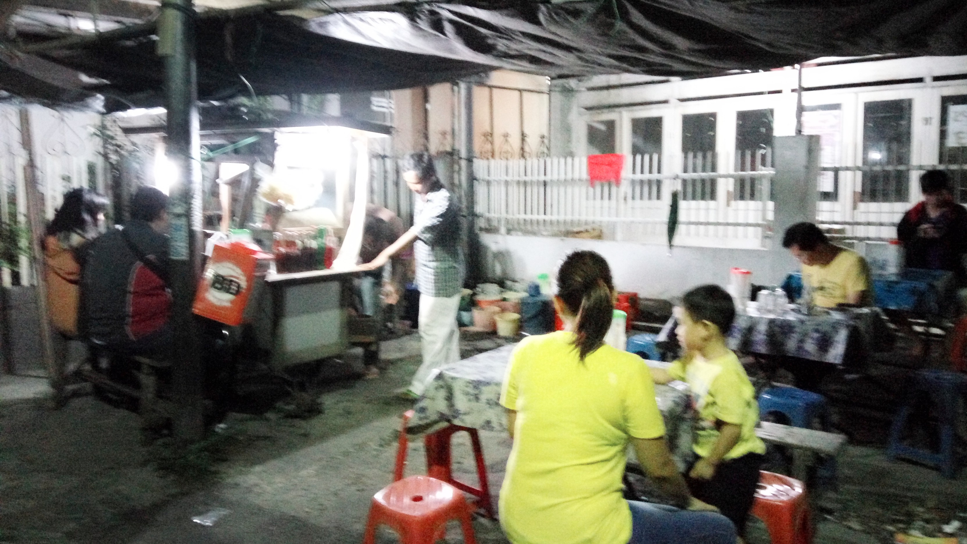 tempat makan nasi ayam kapasan