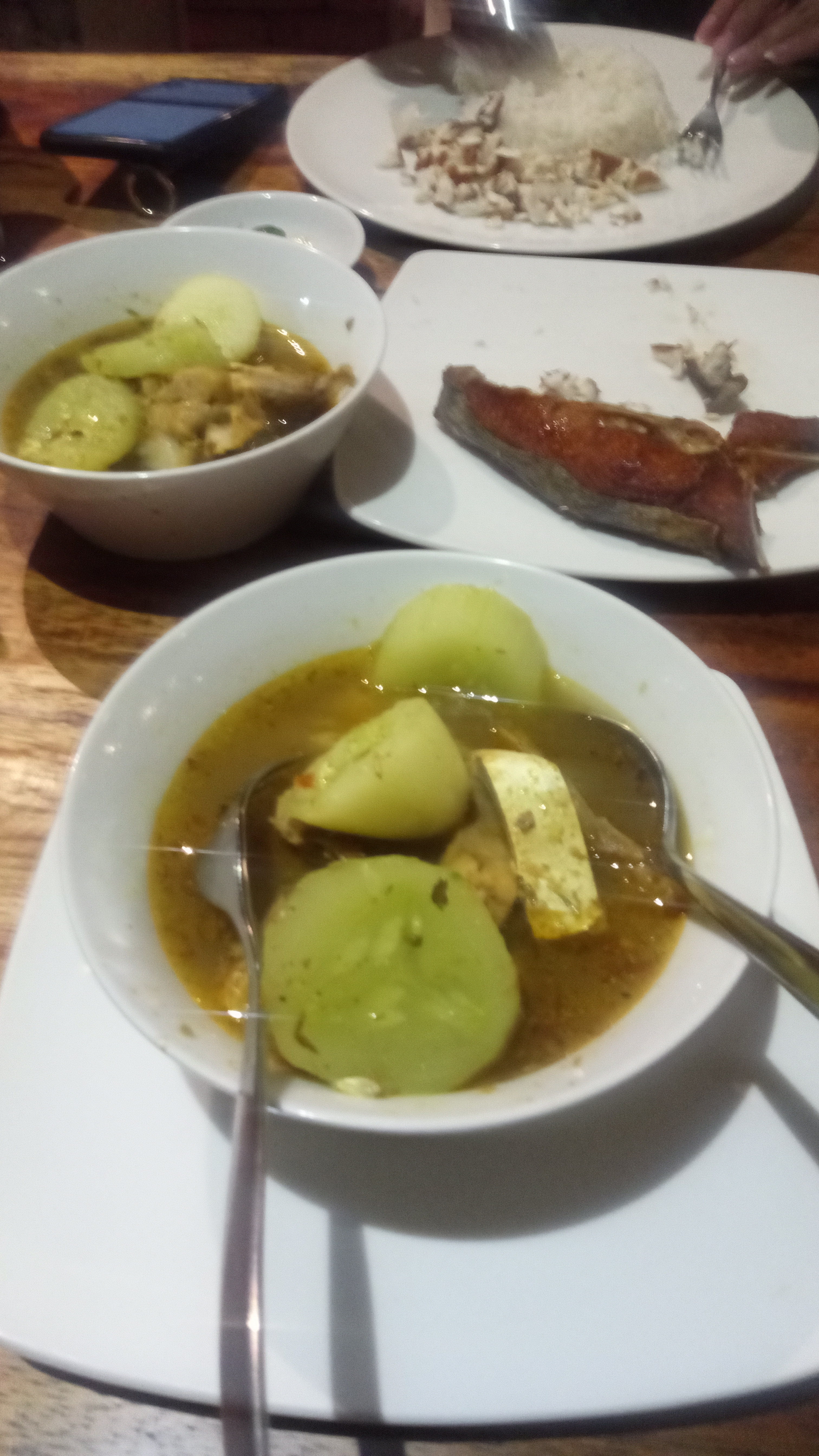 sup kepala ikan dan ikan goreng warung mak beng